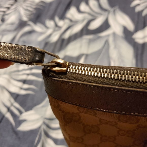 SOLD Authentic Gucci Medium Handbag - Picture 10 of 11